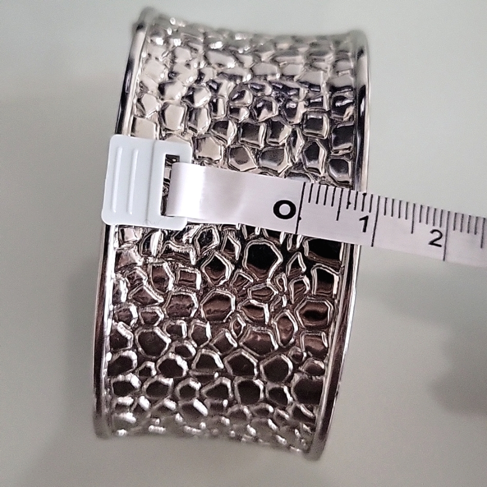 Silver Pebbled Hinge Bangle Bracelet - image 8